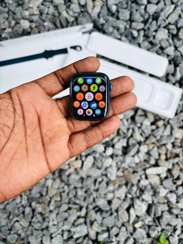 Apple Watch (45mm, Series 7, GPS)